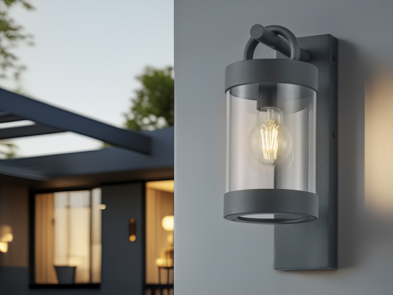 TRIO Leuchten Außen-Wandleuchte, Dämmerungssensor, LED wechselbar, Warmweiß, Landhausstil Wand-Laterne Anthrazit Höhe 33cm für Gartenhaus & Carport Bild 1