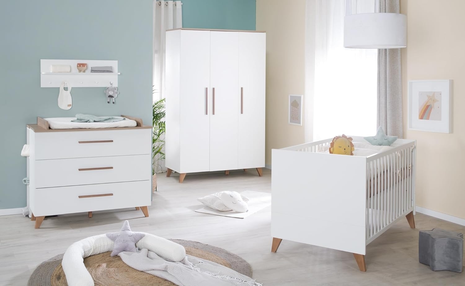 Roba 'Ole' Babyzimmer Set 3-teilig - Kinderbett 70x140 cm umbaubar + Wickelkommode mit 3 Schubladen + Kinderkleiderschrank - Weiß / Dunkle Eiche Bild 1
