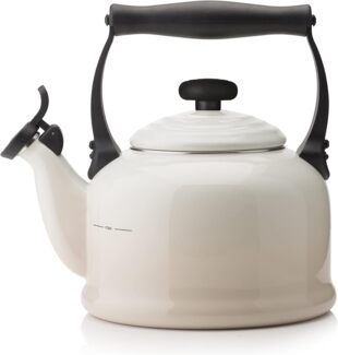 Le Creuset Wasserkessel Tradition Meringue - Creme/Beige