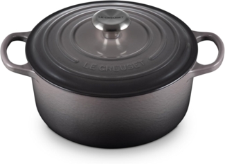Le Creuset Signature Gusseisen-Bräter mit Deckel, Für alle Herdarten und Induktion geeignet, Rund, Flint, 24,0 cm, 4.2