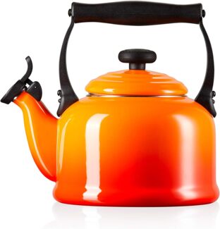 Le Creuset Wasserkessel, Füllmenge: 2,1 l, lierter Stahl-Phenolgriffe, Tradition, Ofenrot
